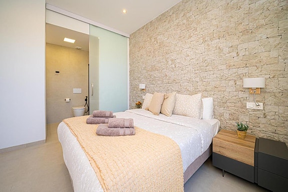 En megler med gode referanser - SPANIA1.no