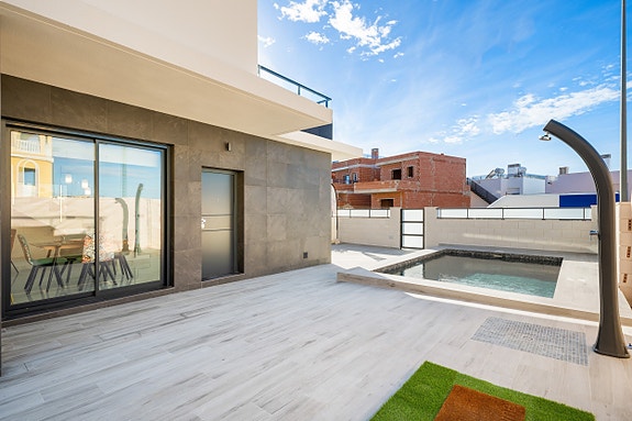 En megler med gode referanser -  SPANIA1.no