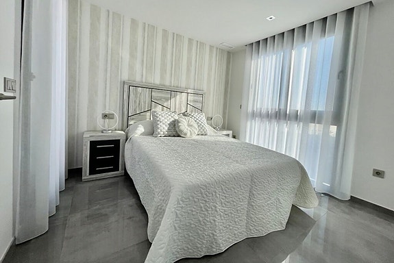 En megler med gode referanser - SPANIA1.no