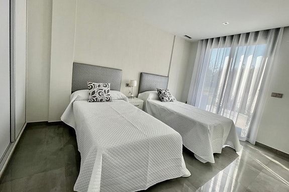 En megler med gode referanser - SPANIA1.no