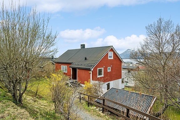 Eiendomsmegler Marita ønsker deg velkommen til Prestmarkveien 23!