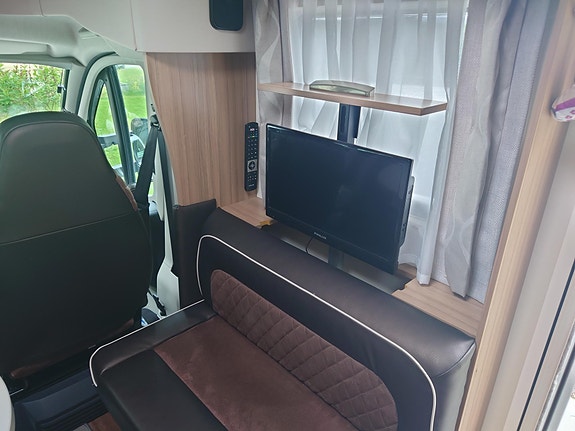 Knaus R22 3 of 30