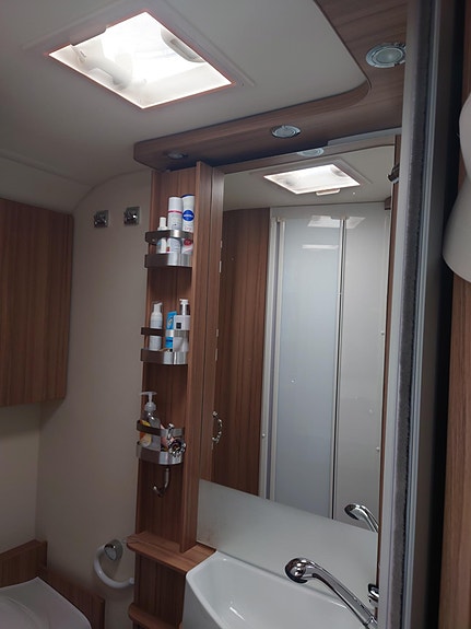 Knaus R22 7 of 30