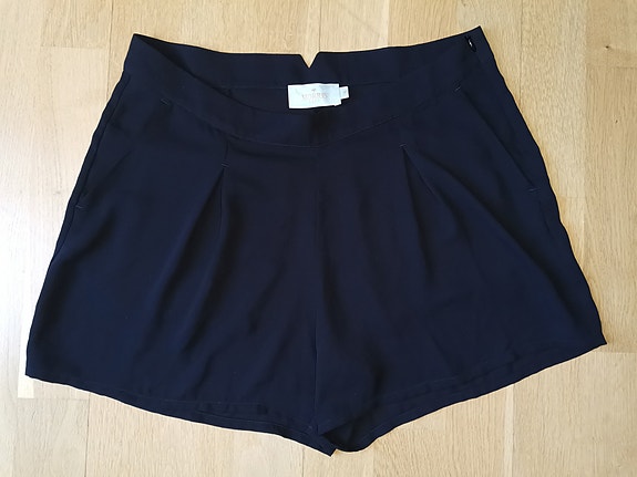 Product image 1 of 7