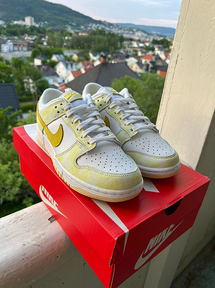 Nike Dunk Low OG Yellow Strike