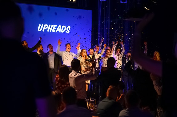 Årsfest med kåringer og konfetti