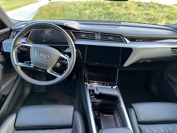 Audi e-tron Sportback 10 of 11