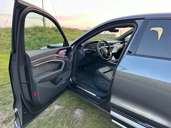 Audi e-tron Sportback 9 of 11