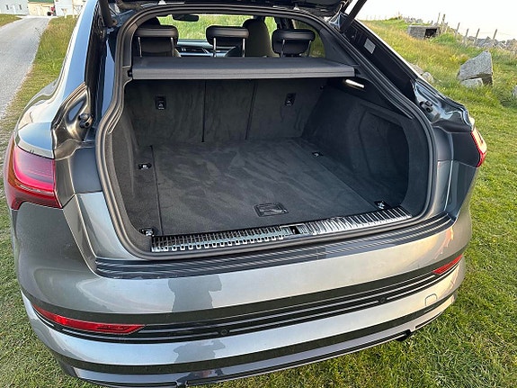 Audi e-tron Sportback 6 of 11