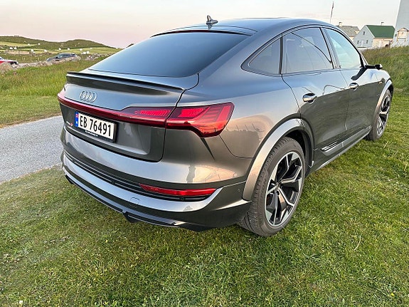 Audi e-tron Sportback 3 of 11