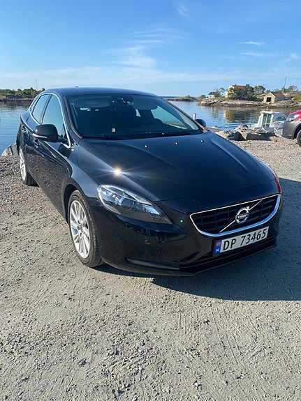 Volvo V40 2 of 20