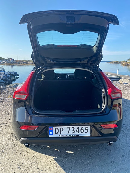 Volvo V40 19 of 20