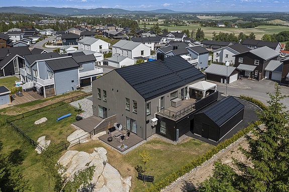 Krogsveen v/ Emilio de Paoli Dunne | Ramstadåsen 45 B