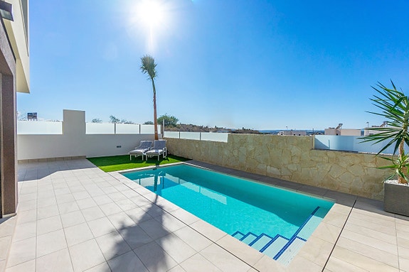 En megler med gode referanser -  SPANIA1.no