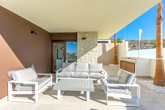 En megler med gode referanser -  SPANIA1.no