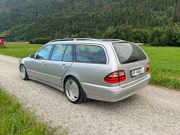 Mercedes-Benz E-Klasse 3 of 5