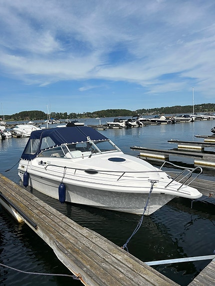 Daycruiser med baugpropell og ankervinsj. 1 of 5