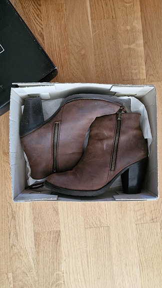 Product image 1 of 4