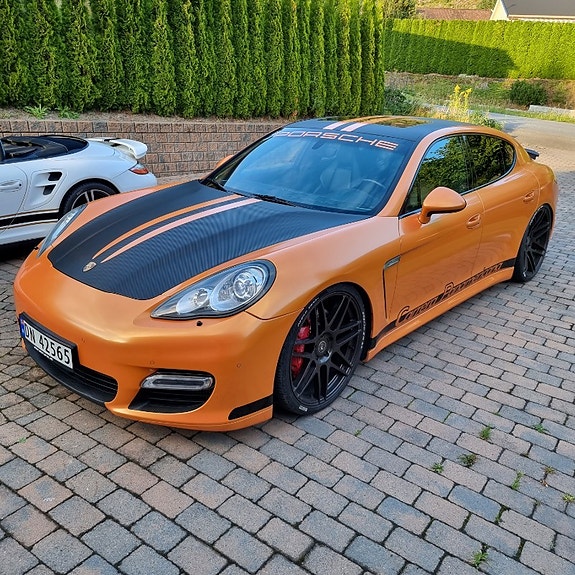 Porsche Panamera 2 of 5