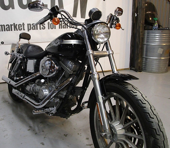 Harley-Davidson Dyna Super Glide (FXD) 4 of 5