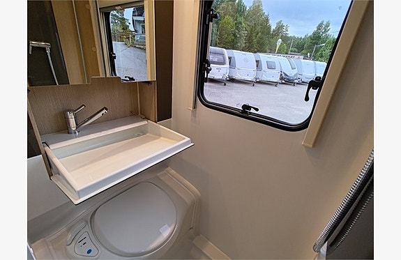 Adria Action 391 PH 9 of 11