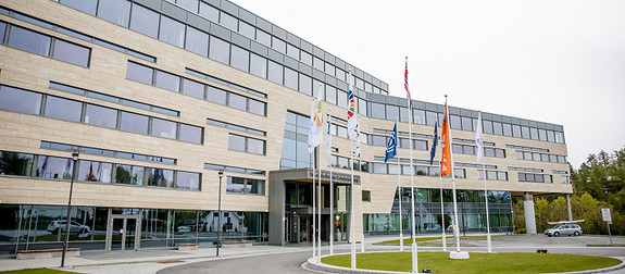 ÅKPs kontorer ligger i Norsk Maritimt Kompetansesenter på Campus Ålesund.