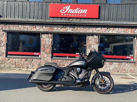 INDIAN Challenger Dark Horse 29 of 30