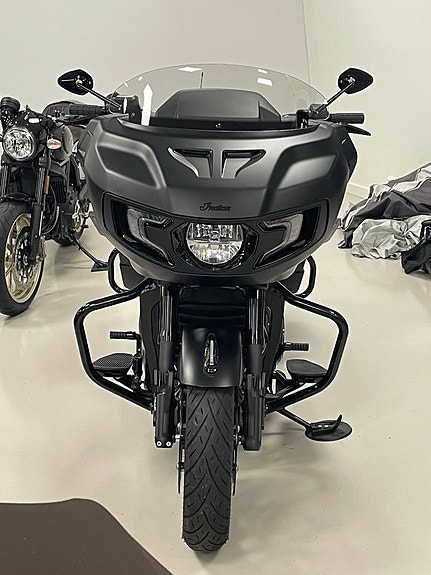 INDIAN Challenger Dark Horse 26 of 30