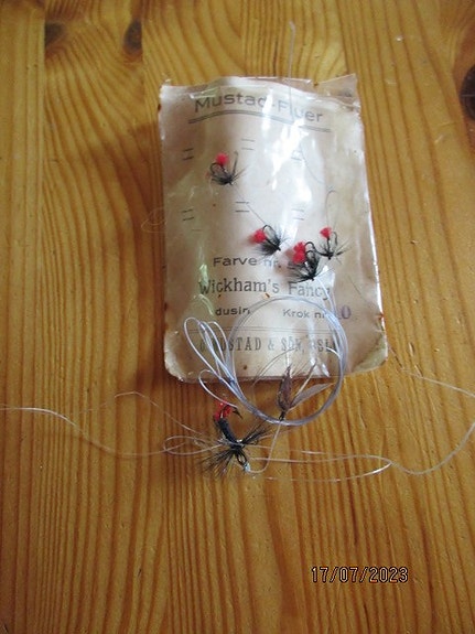 Product image 1 of 3