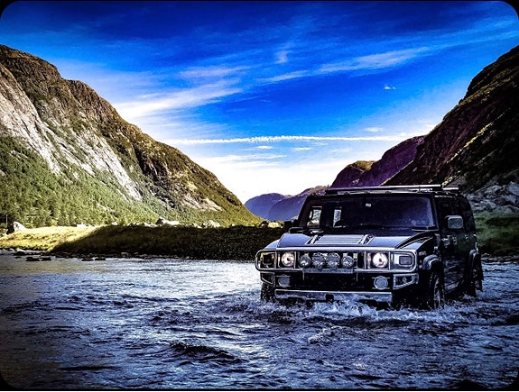 Hummer H2 2 of 13