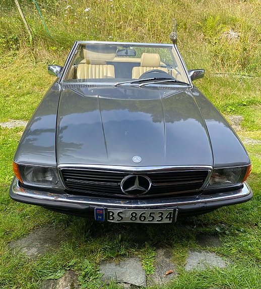 Mercedes-Benz SL280 22 of 25