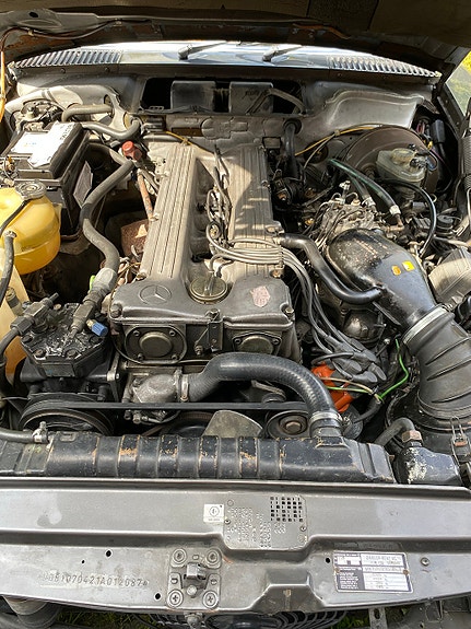 Mercedes-Benz SL280 19 of 25