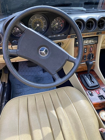 Mercedes-Benz SL280 13 of 25