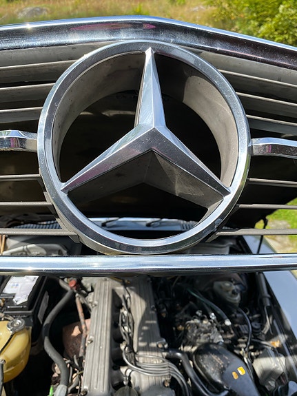 Mercedes-Benz SL280 18 of 25