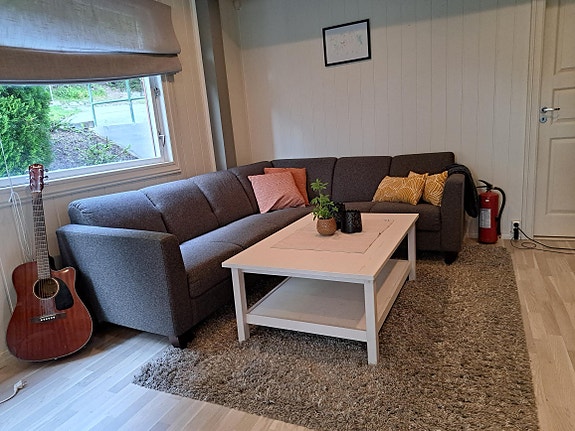 Koselig stue, møbler følger med