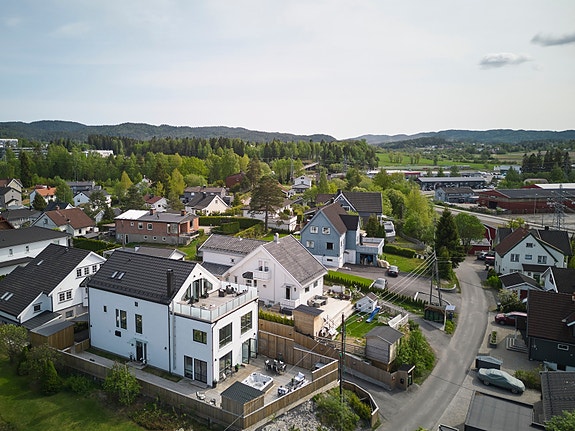 Velkommen til Edvard Griegs vei 14 C | Sjelden mulighet på Fjellhamar | Eksklusiv, stor enebolig til salgs!