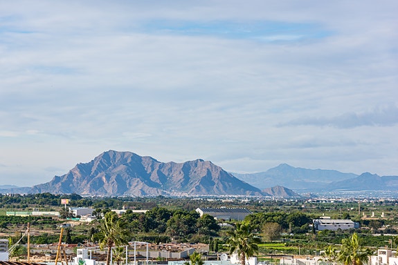 En megler med gode referanser -  SPANIA1.no