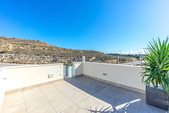 En megler med gode referanser -  SPANIA1.no