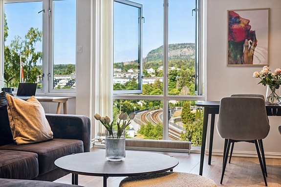 Velkommen til denne fine leiligheten i Bjørnekollen 25- Presentert av Marie Malén Frogner, Eiendomsmegler 1