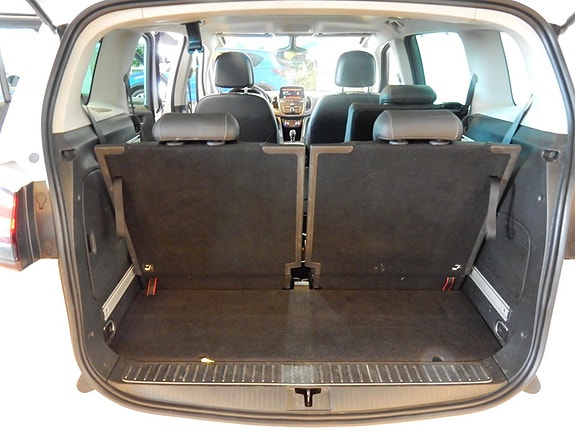 Opel Zafira Tourer 13 of 23