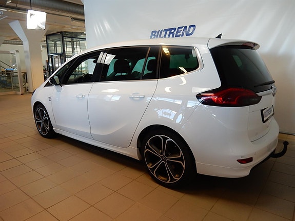 Opel Zafira Tourer 4 of 23