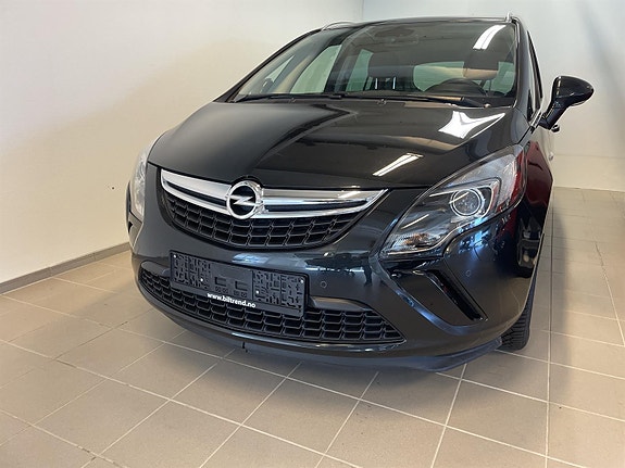Opel Zafira Tourer 2 of 9