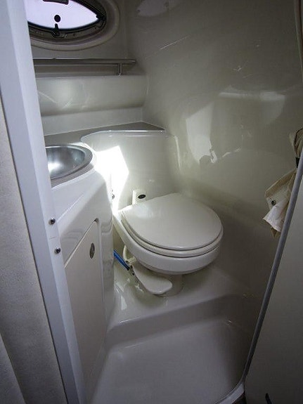 Sea Ray 245 Sundancer m/ D3 diesel, mye utstyr – selges rimelig 3 of 5