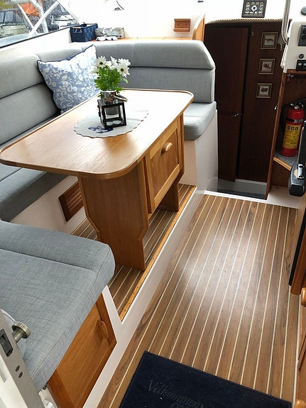 Viksund 270 St. Cruz med flybridge og gummijolle 21 of 25