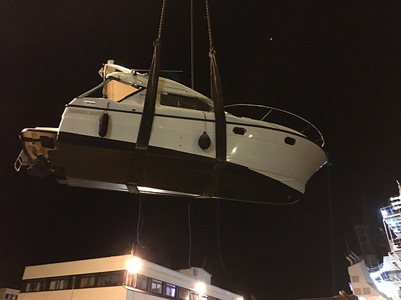 Viksund 270 St. Cruz med flybridge og gummijolle 23 of 25