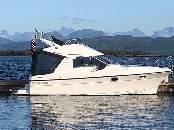 Viksund 270 St. Cruz med flybridge og gummijolle 24 of 25