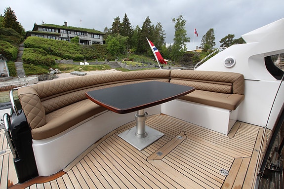Sunseeker Predator 68/72 8 of 30