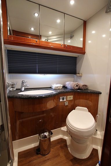 Sunseeker Predator 68/72 28 of 30