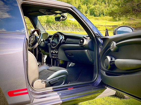 MINI Cooper S 14 of 30
