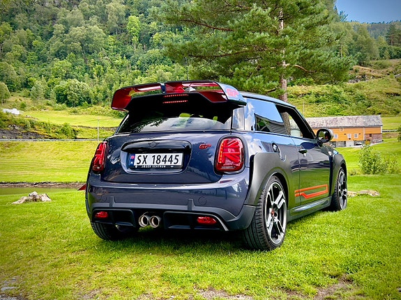MINI Cooper S 3 of 5